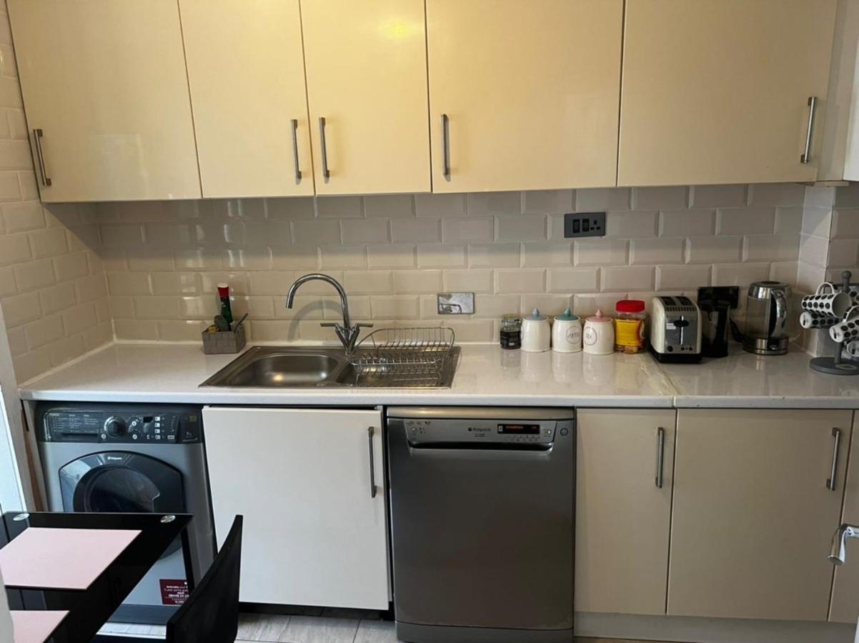Cosy 2-Bedroom Flat In Finsbury Park, Modern, Convenient & Close To Central London! Экстерьер фото